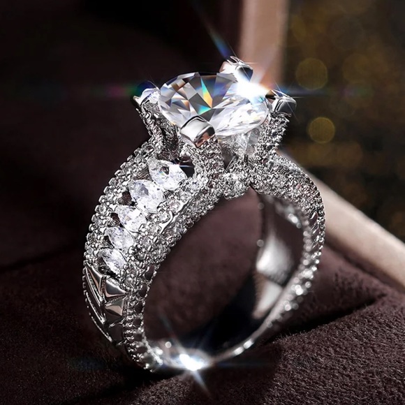 Silver Engagement Ring - Picture 3 of 8